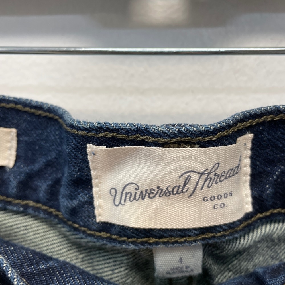 Universal Thread Women's Blue 90s Baggy Raw Hem Denim Jean Shorts Size 4 - Picture 6 of 7